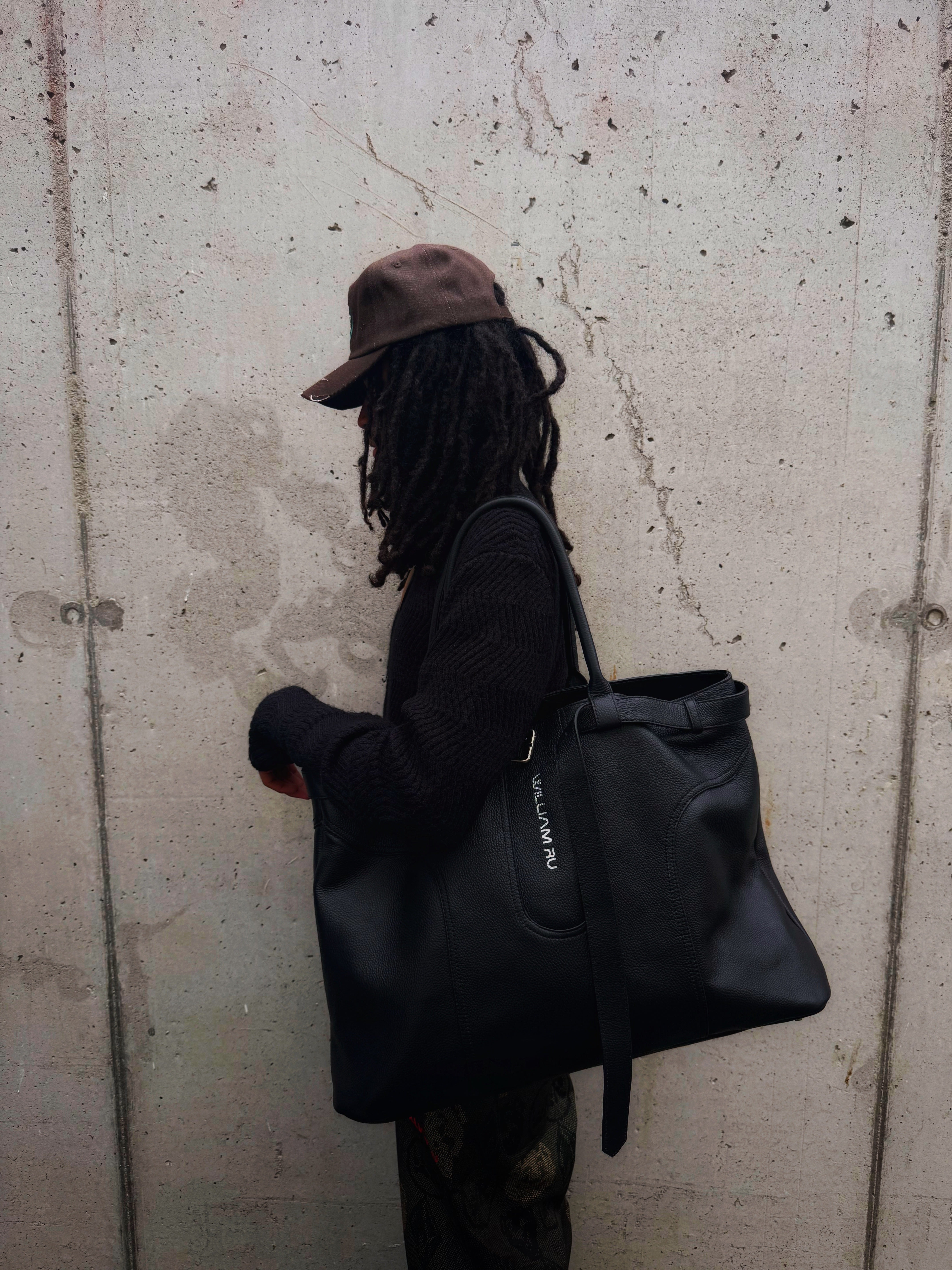 THE ABSOLUTE BAG in Obsidian