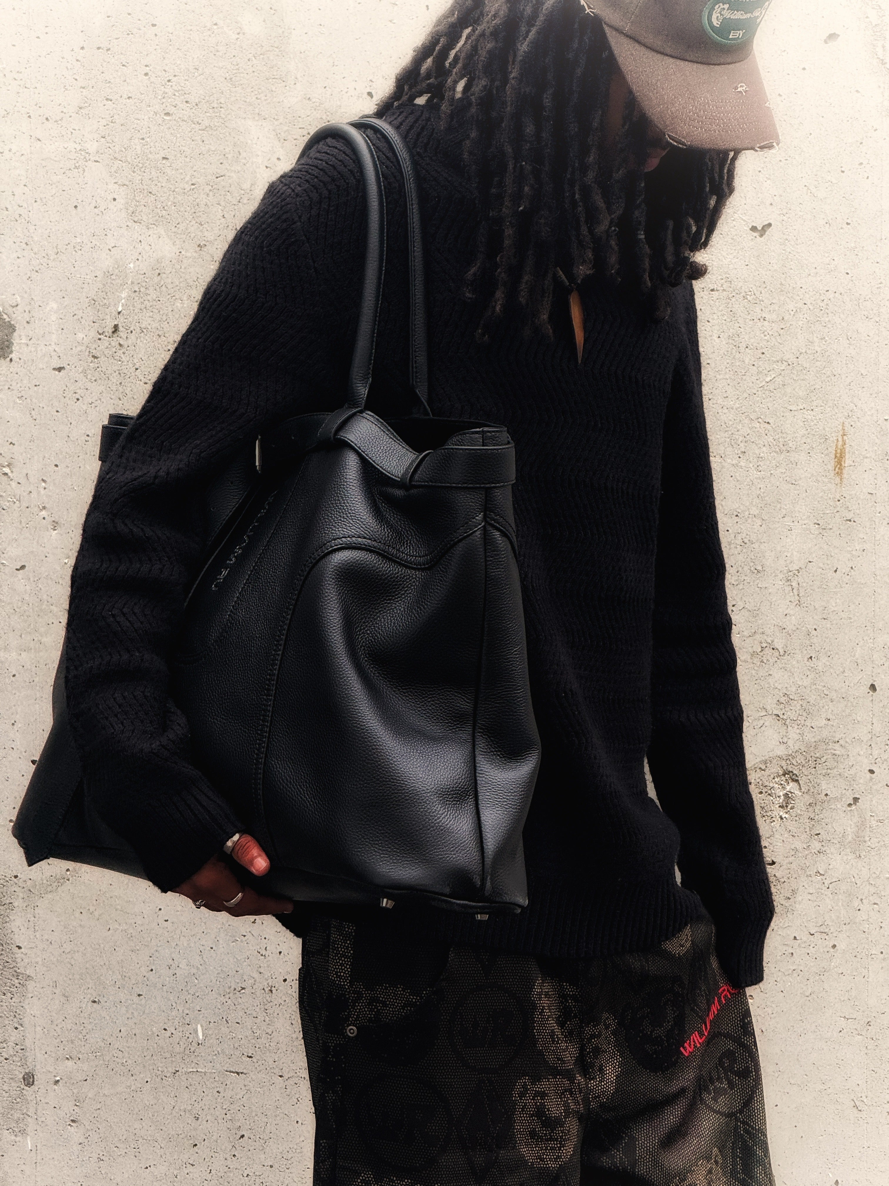 THE ABSOLUTE BAG in Obsidian