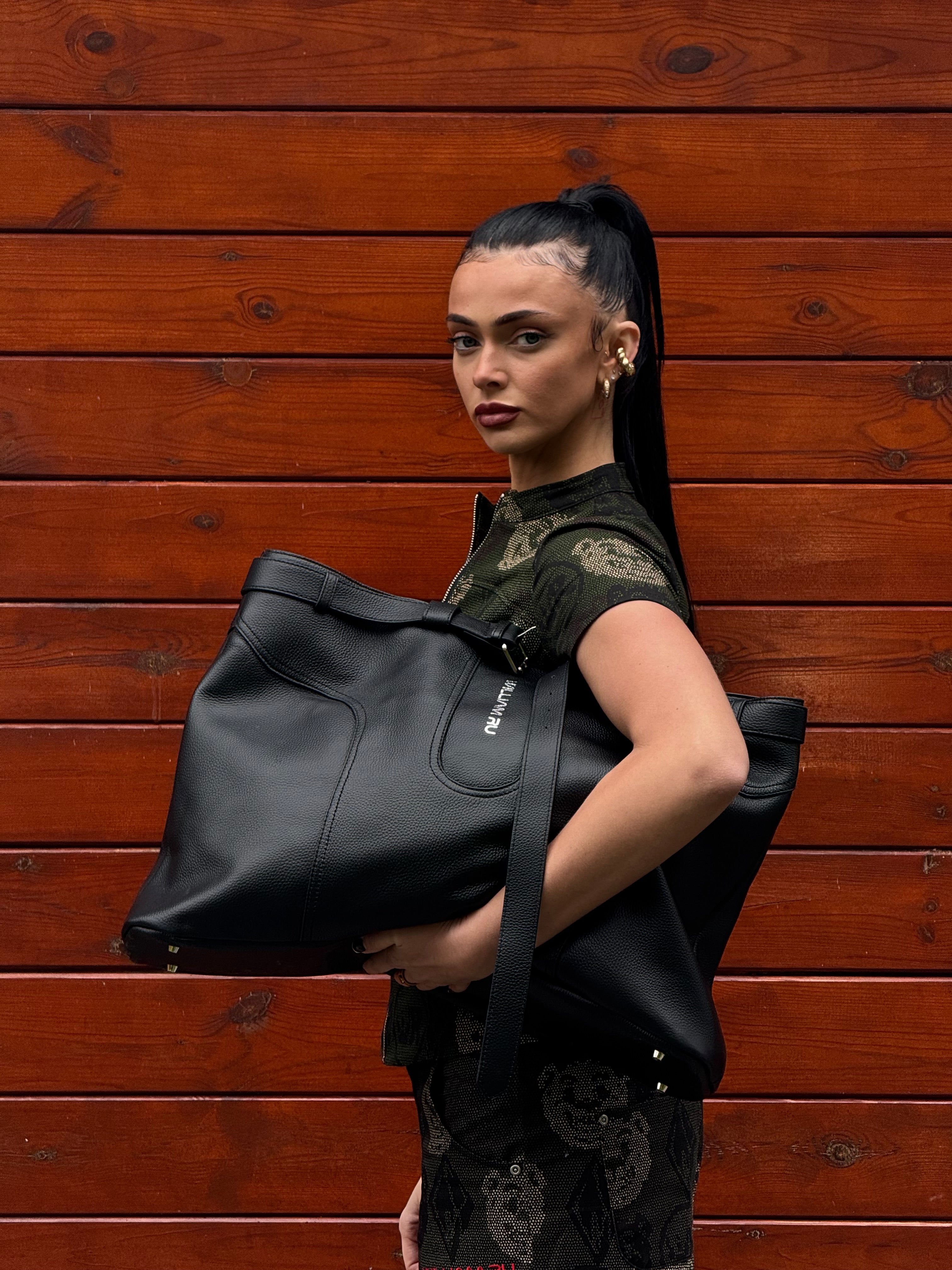 THE ABSOLUTE BAG in Obsidian