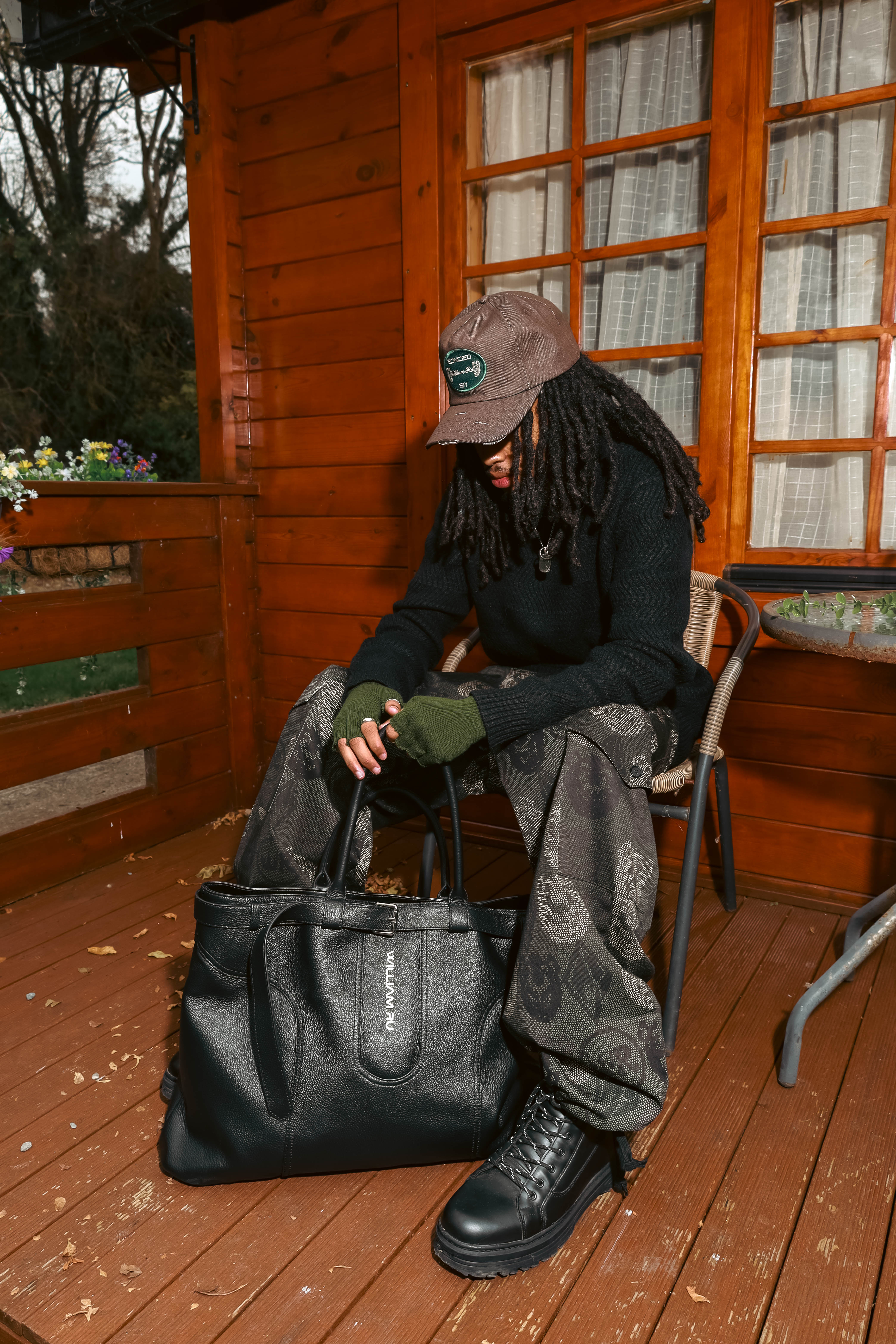 THE ABSOLUTE BAG in Obsidian