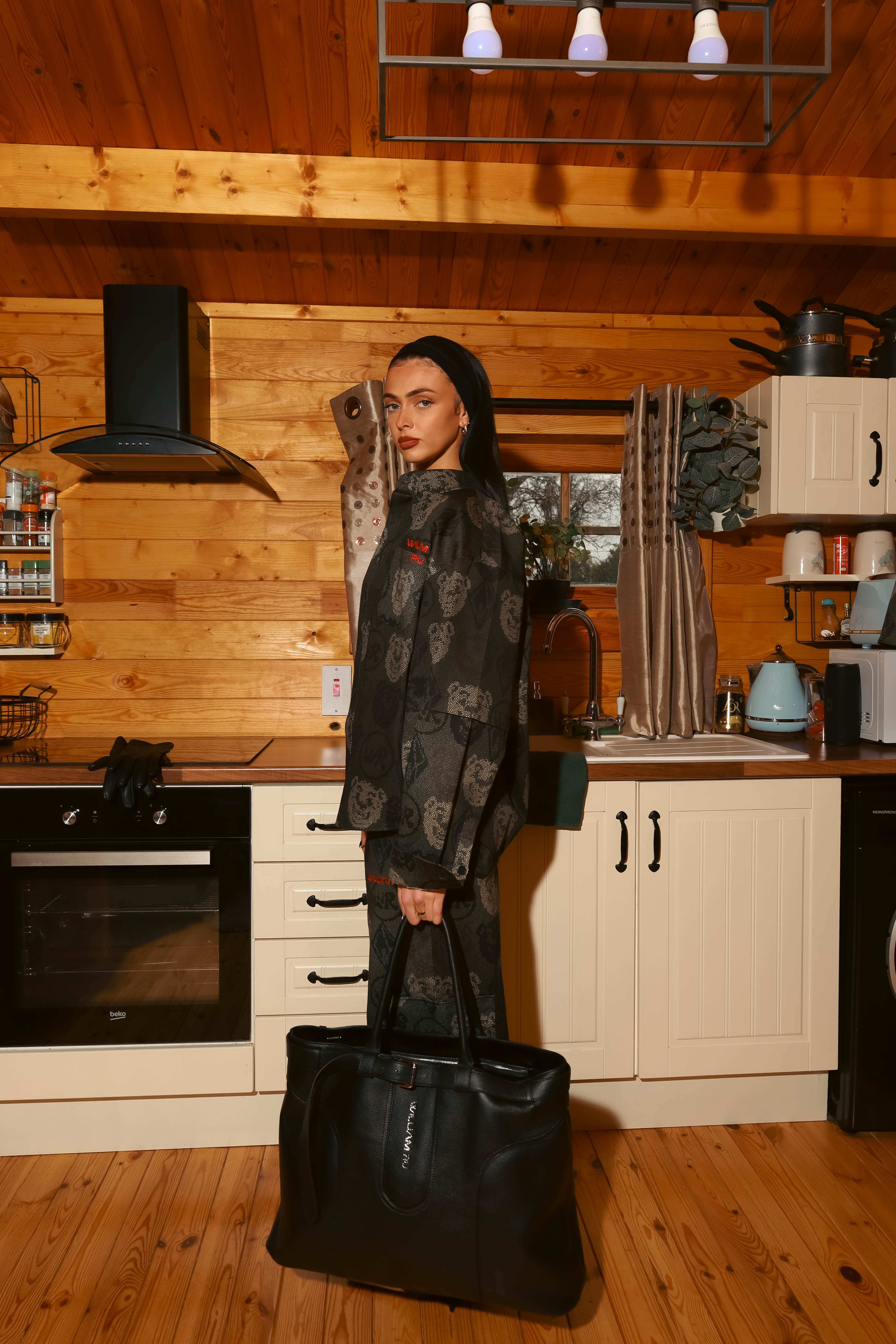 THE ABSOLUTE BAG in Obsidian